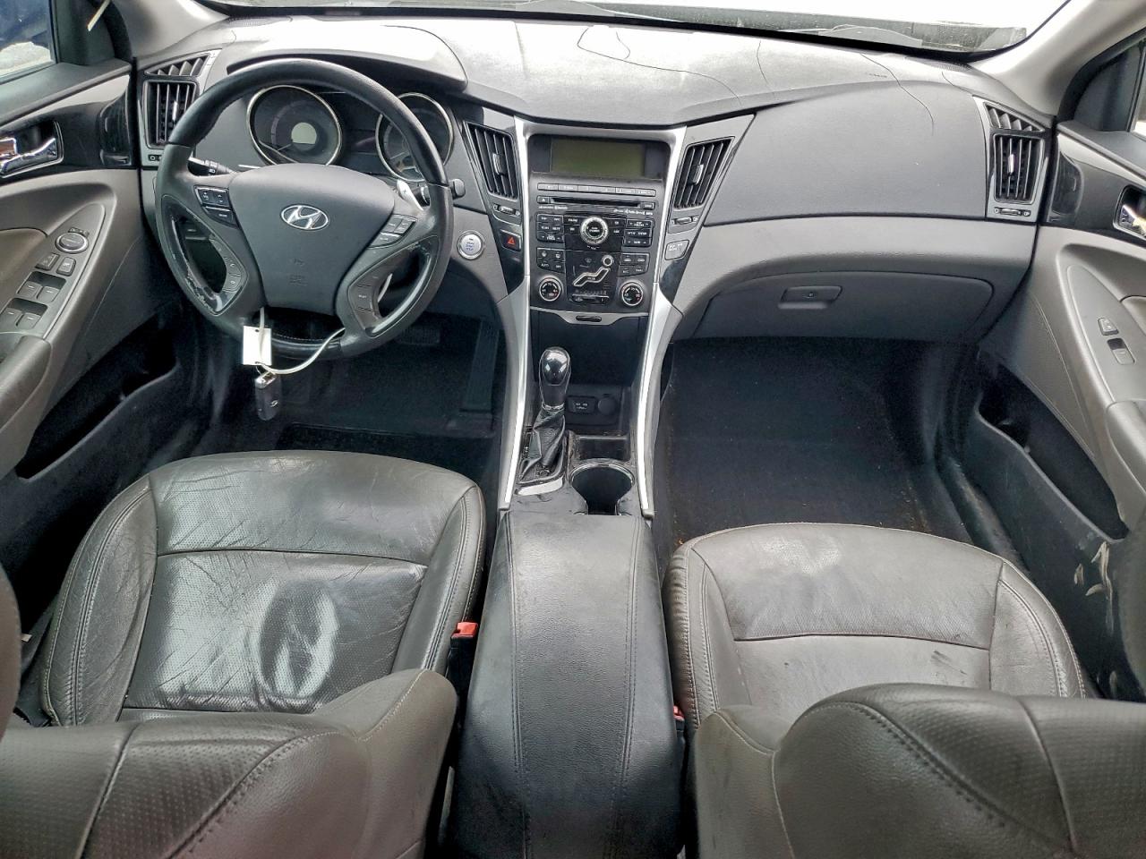 2011 HYUNDAI SONATA SE photo 8