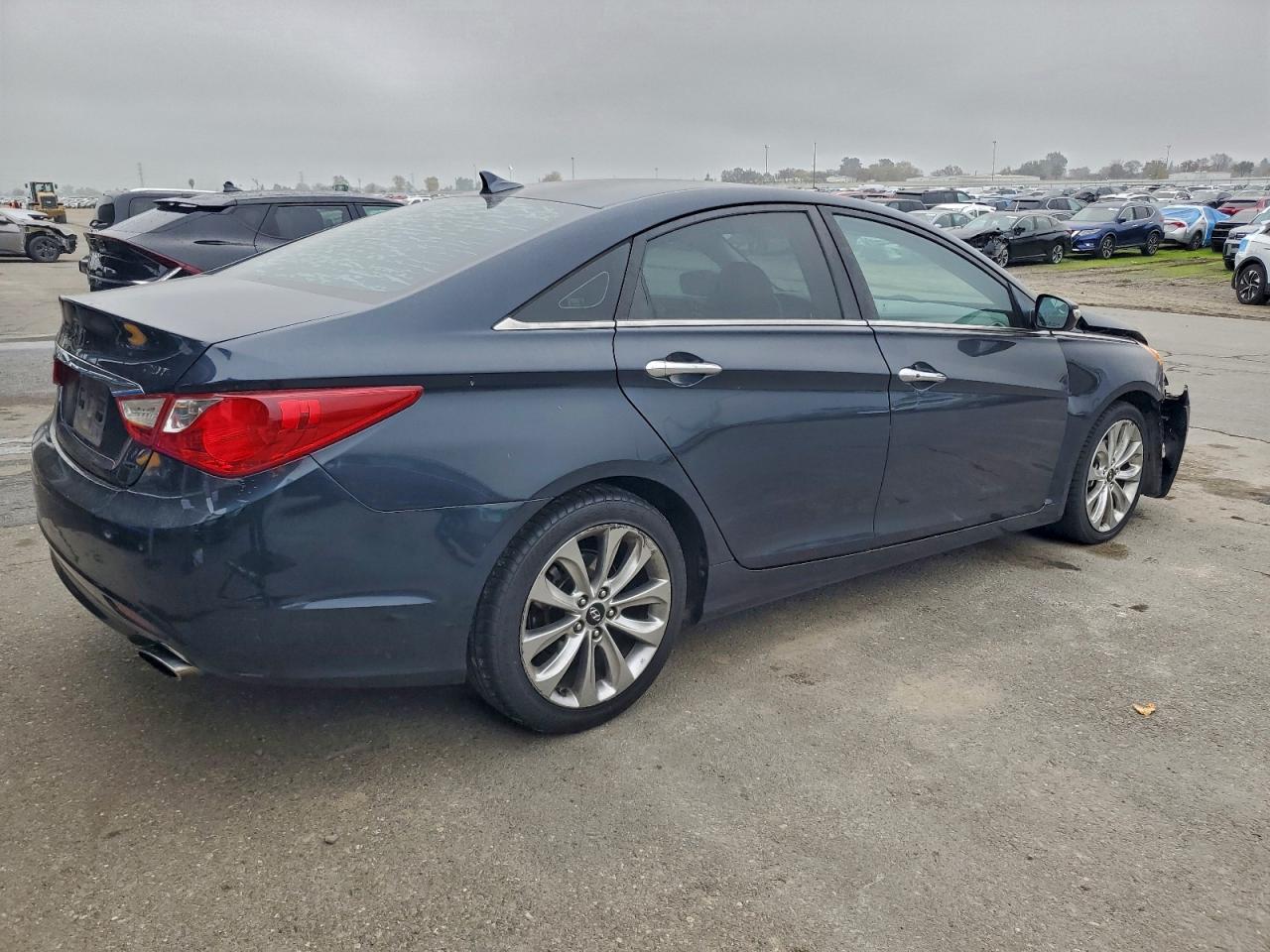 2011 HYUNDAI SONATA SE photo 3