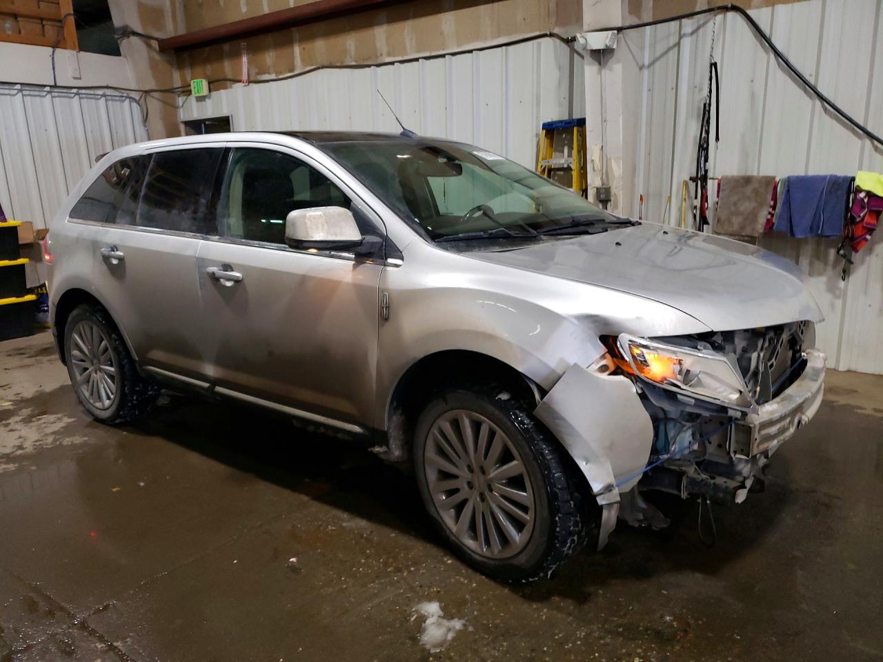 2011 LINCOLN MKX photo 4