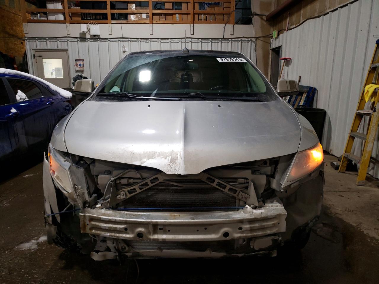 2011 LINCOLN MKX photo 5