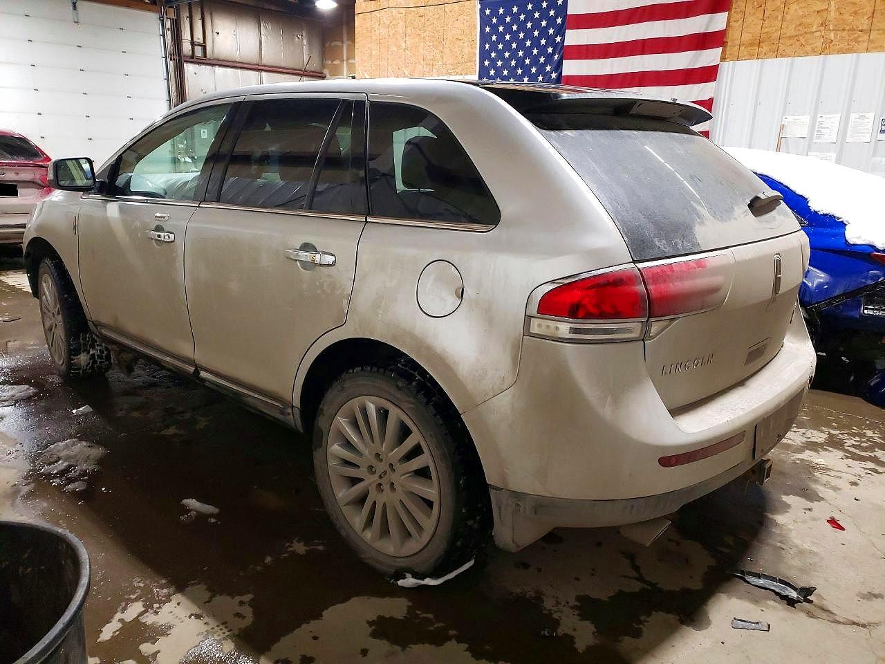 2011 LINCOLN MKX photo 2
