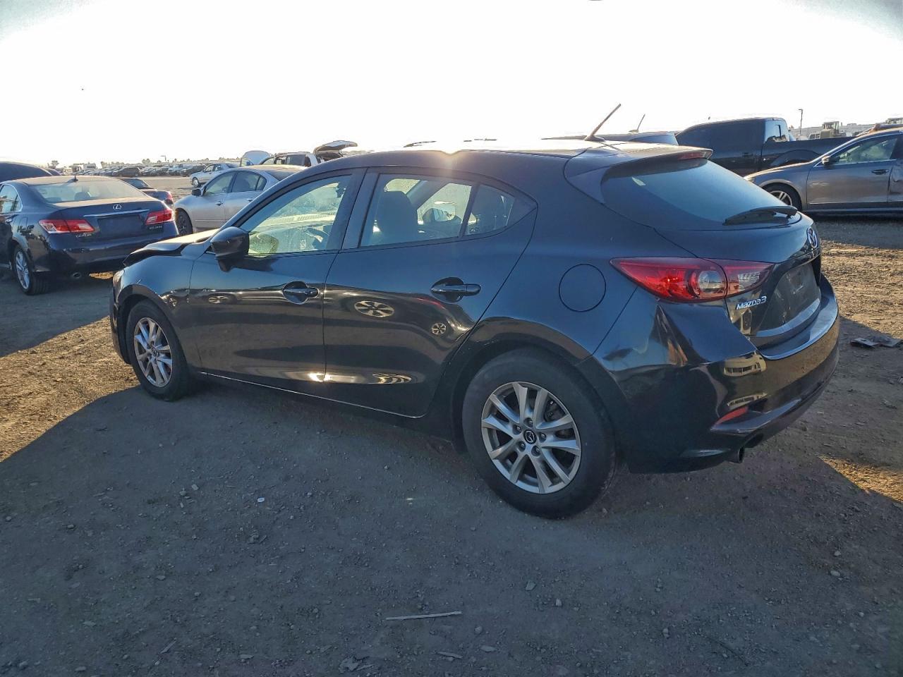 2018 MAZDA 3 SPORT photo 2