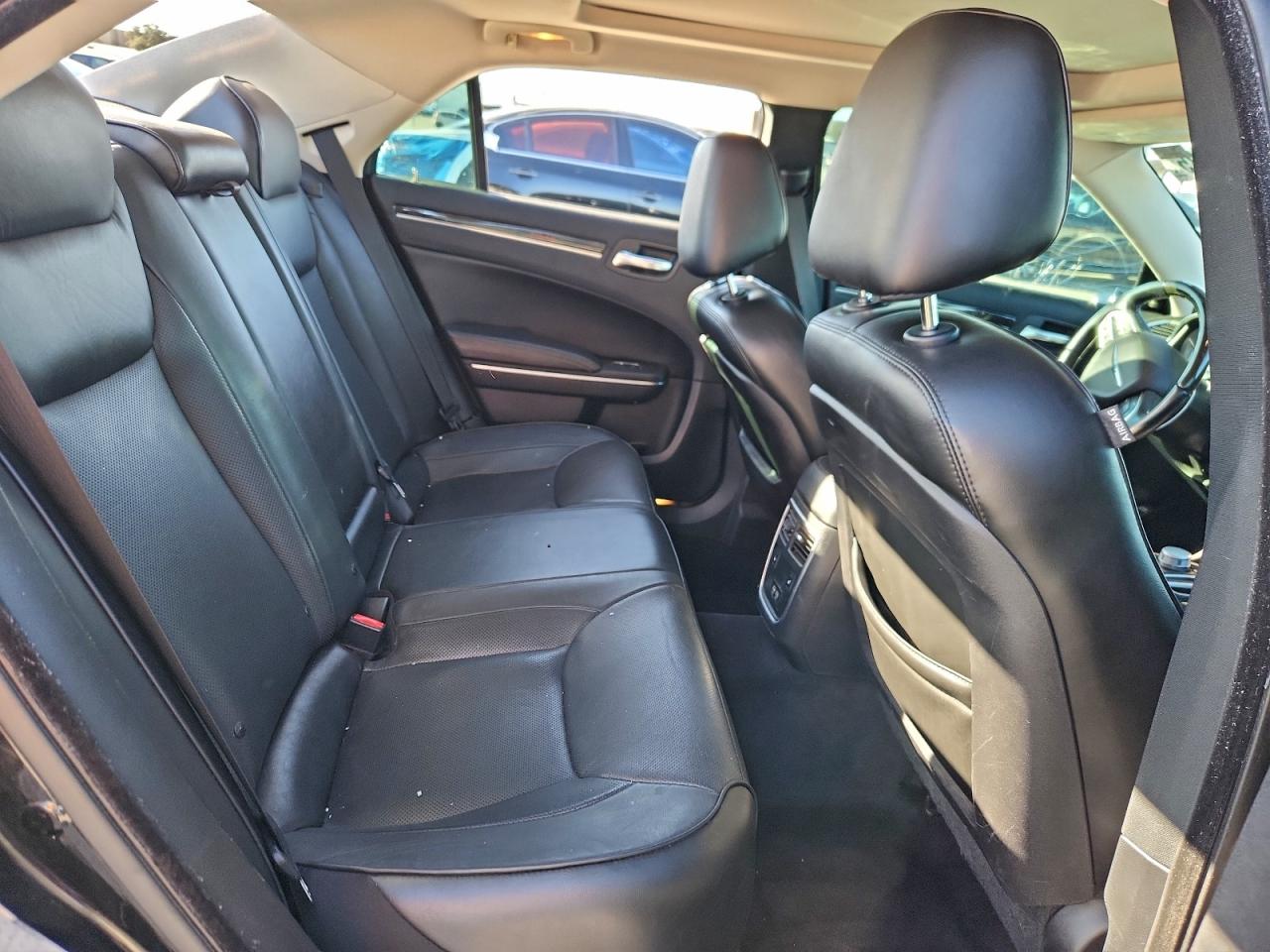2018 CHRYSLER 300 LIMITED photo 10