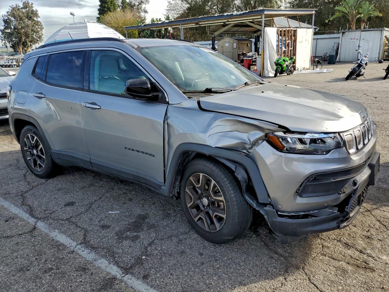 2022 JEEP COMPASS LATITUDE photo 4
