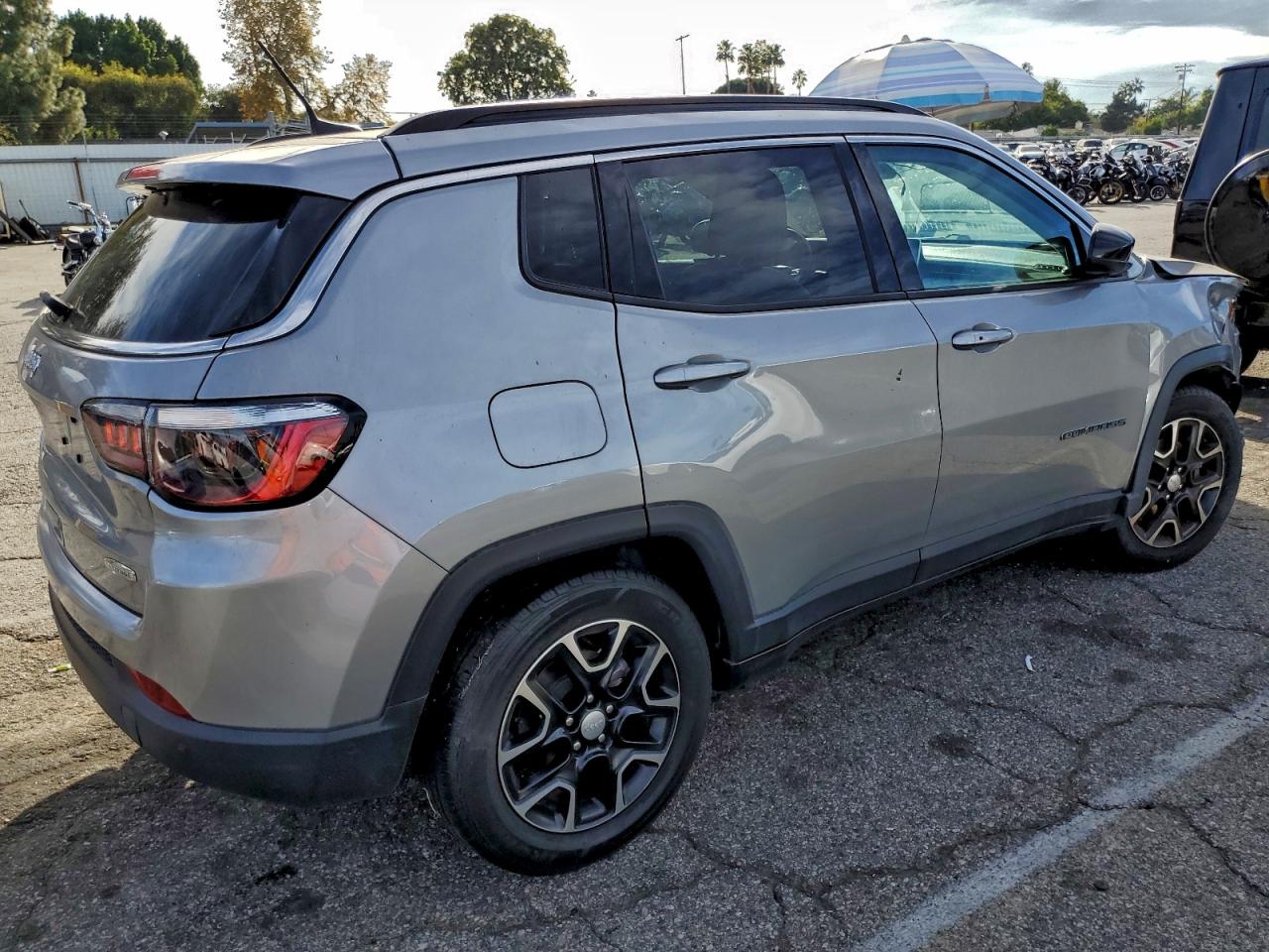 2022 JEEP COMPASS LATITUDE photo 3
