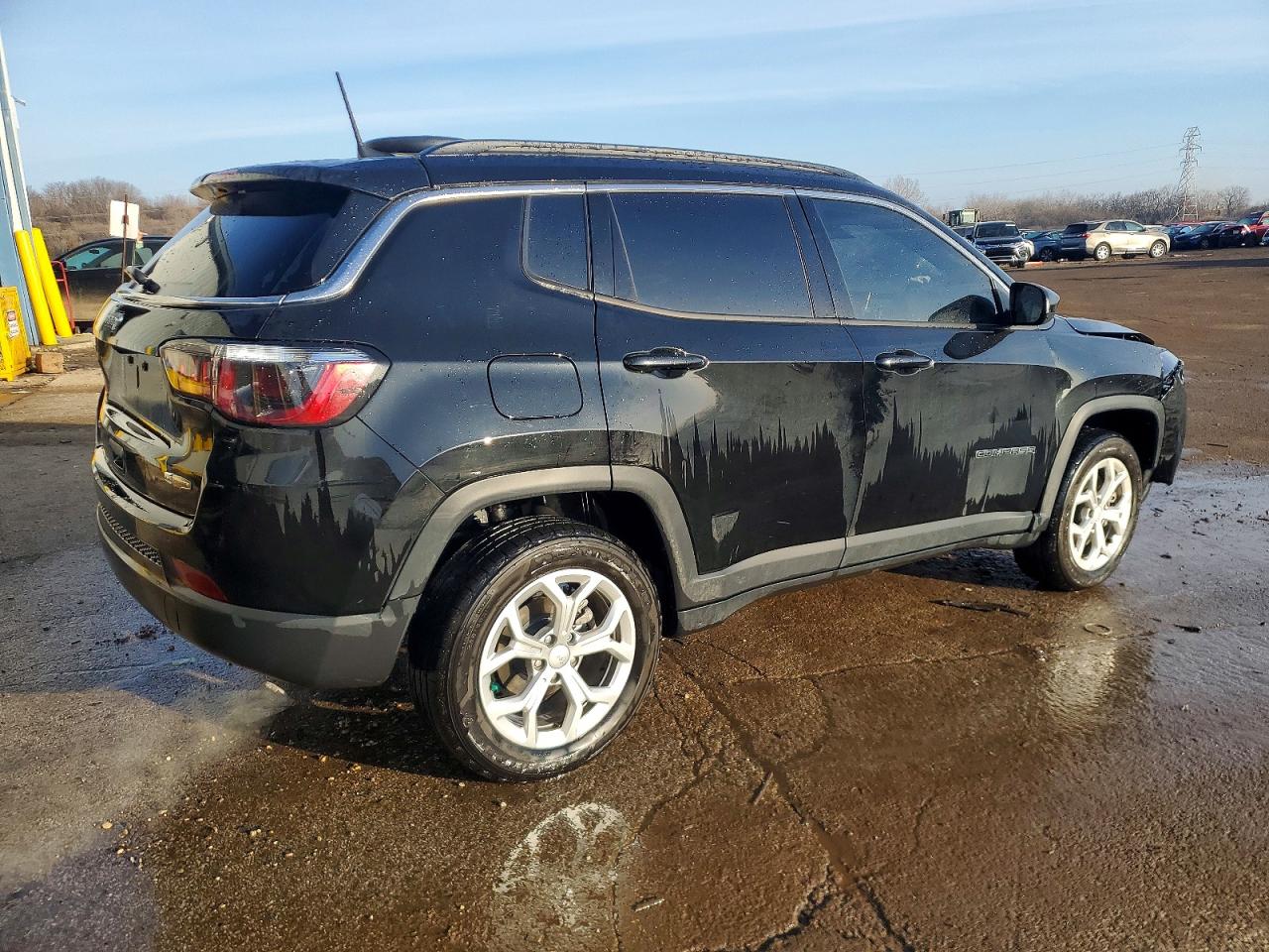 2024 JEEP COMPASS LATITUDE photo 3
