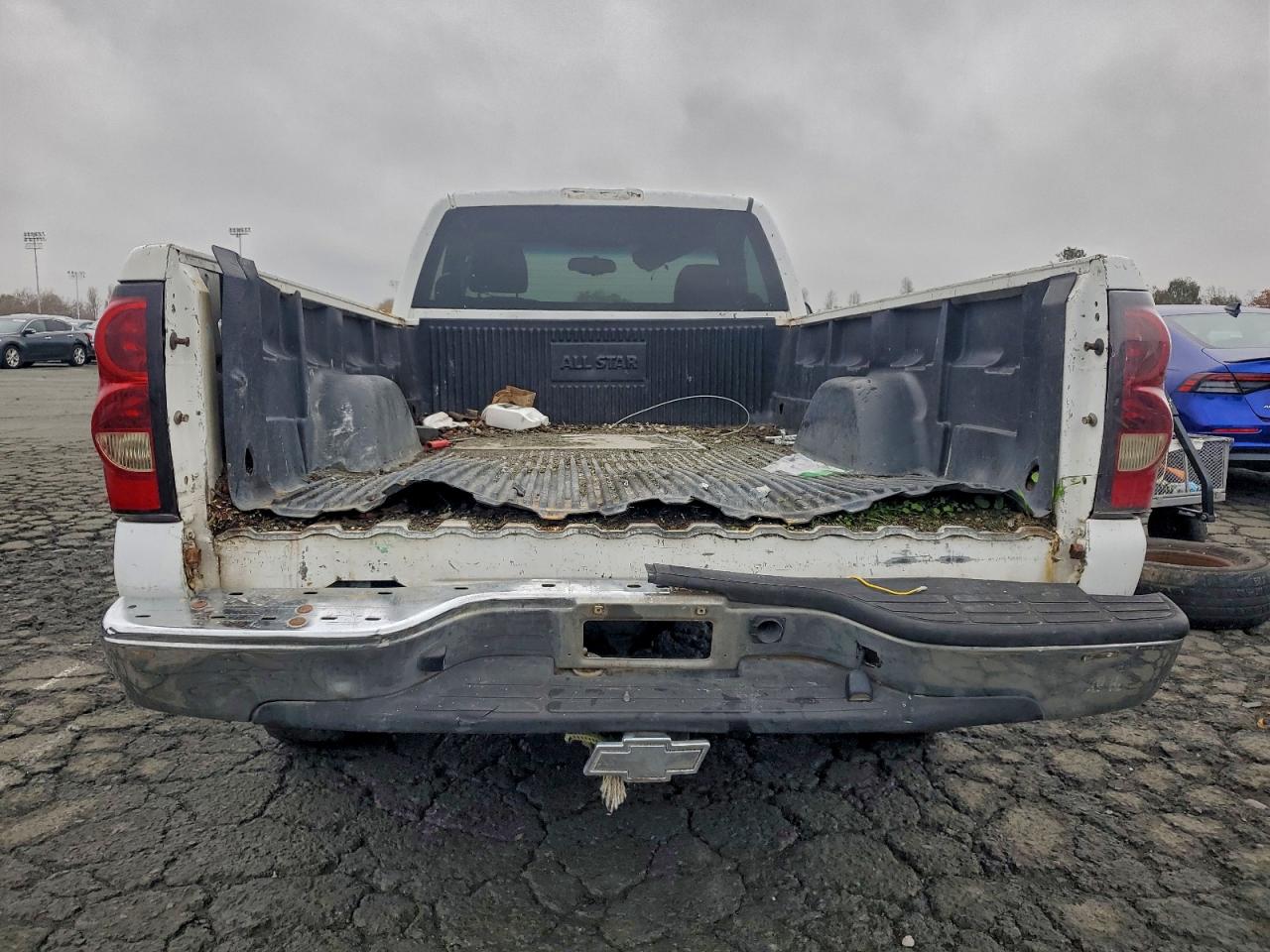 2004 CHEVROLET SILVERADO C1500 photo 6