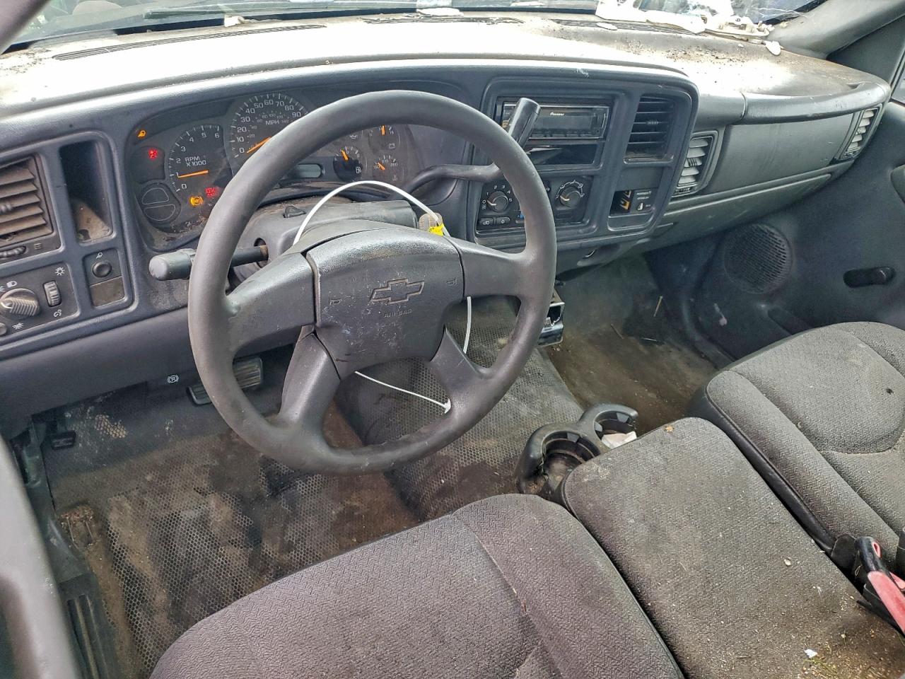 2004 CHEVROLET SILVERADO C1500 photo 8