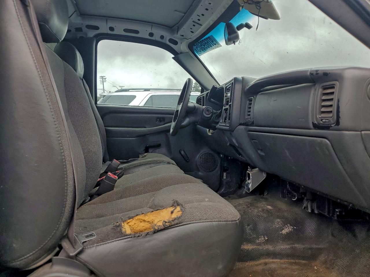 2004 CHEVROLET SILVERADO C1500 photo 10