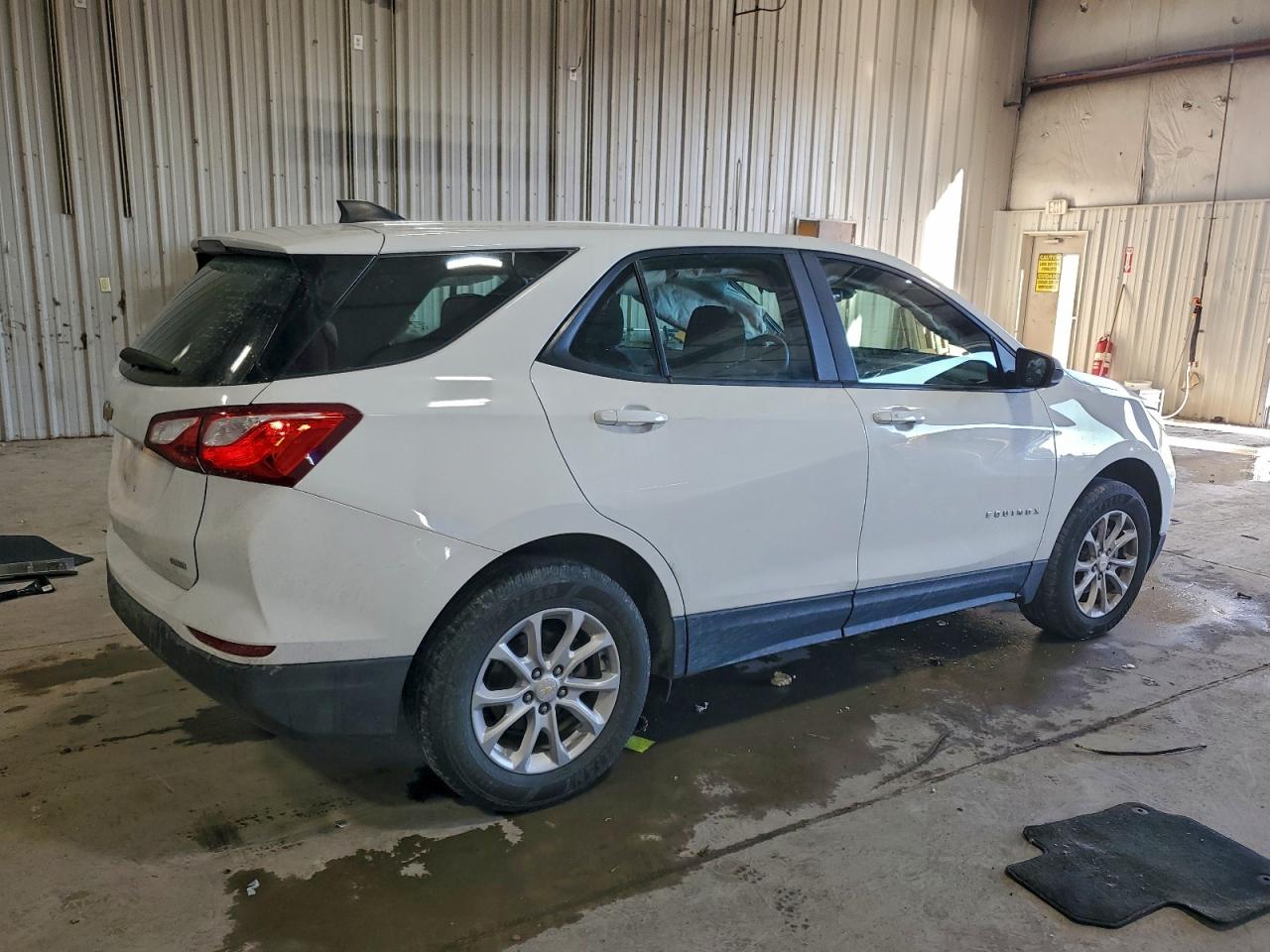 2021 CHEVROLET EQUINOX LS photo 3