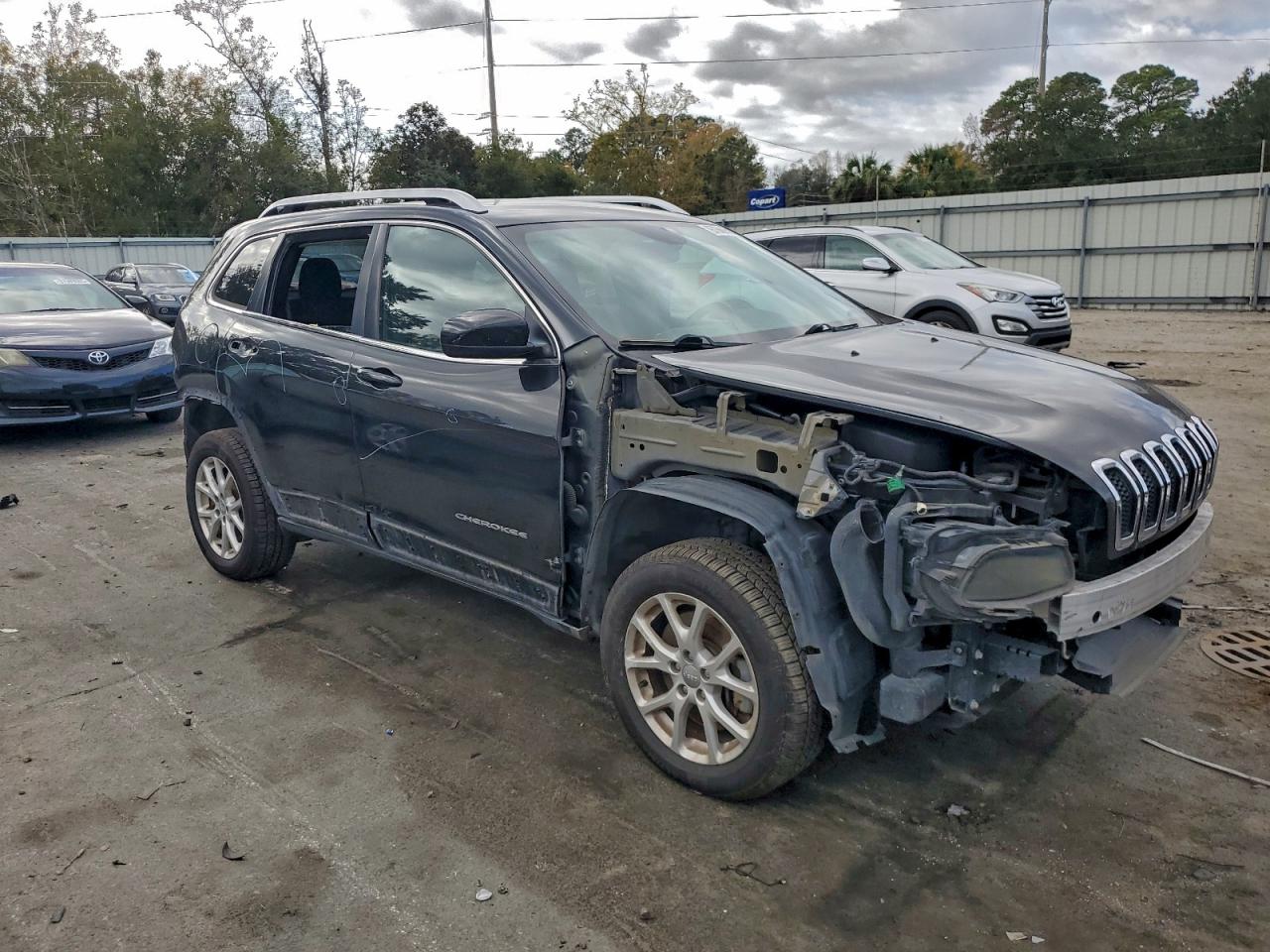 2015 JEEP CHEROKEE LATITUDE photo 4