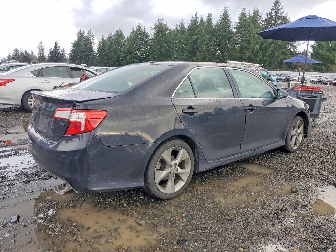 2012 TOYOTA CAMRY SE photo 3