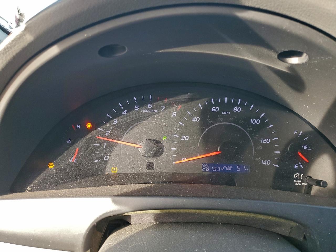 2011 TOYOTA CAMRY BASE photo 9