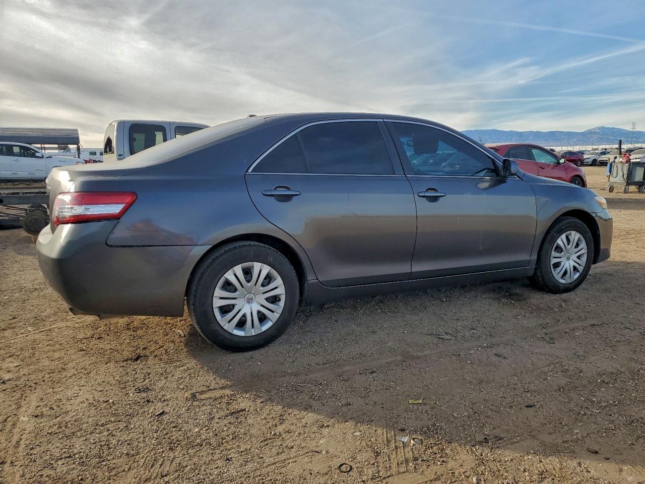 2011 TOYOTA CAMRY BASE photo 3