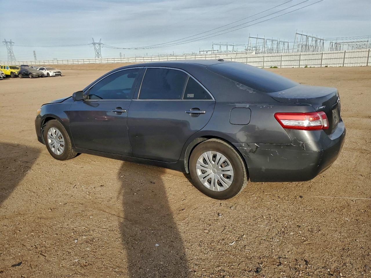 2011 TOYOTA CAMRY BASE photo 2