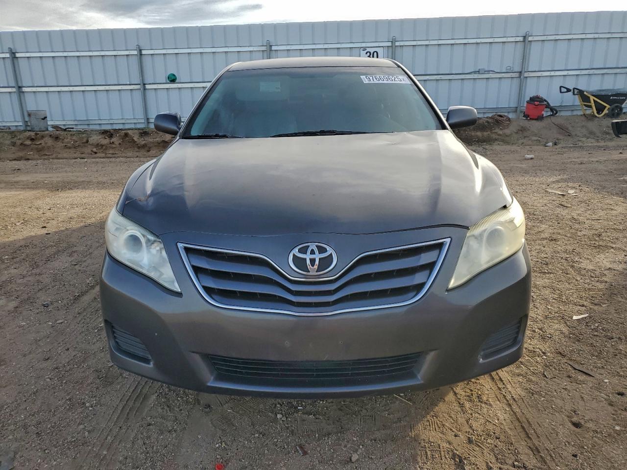 2011 TOYOTA CAMRY BASE photo 5