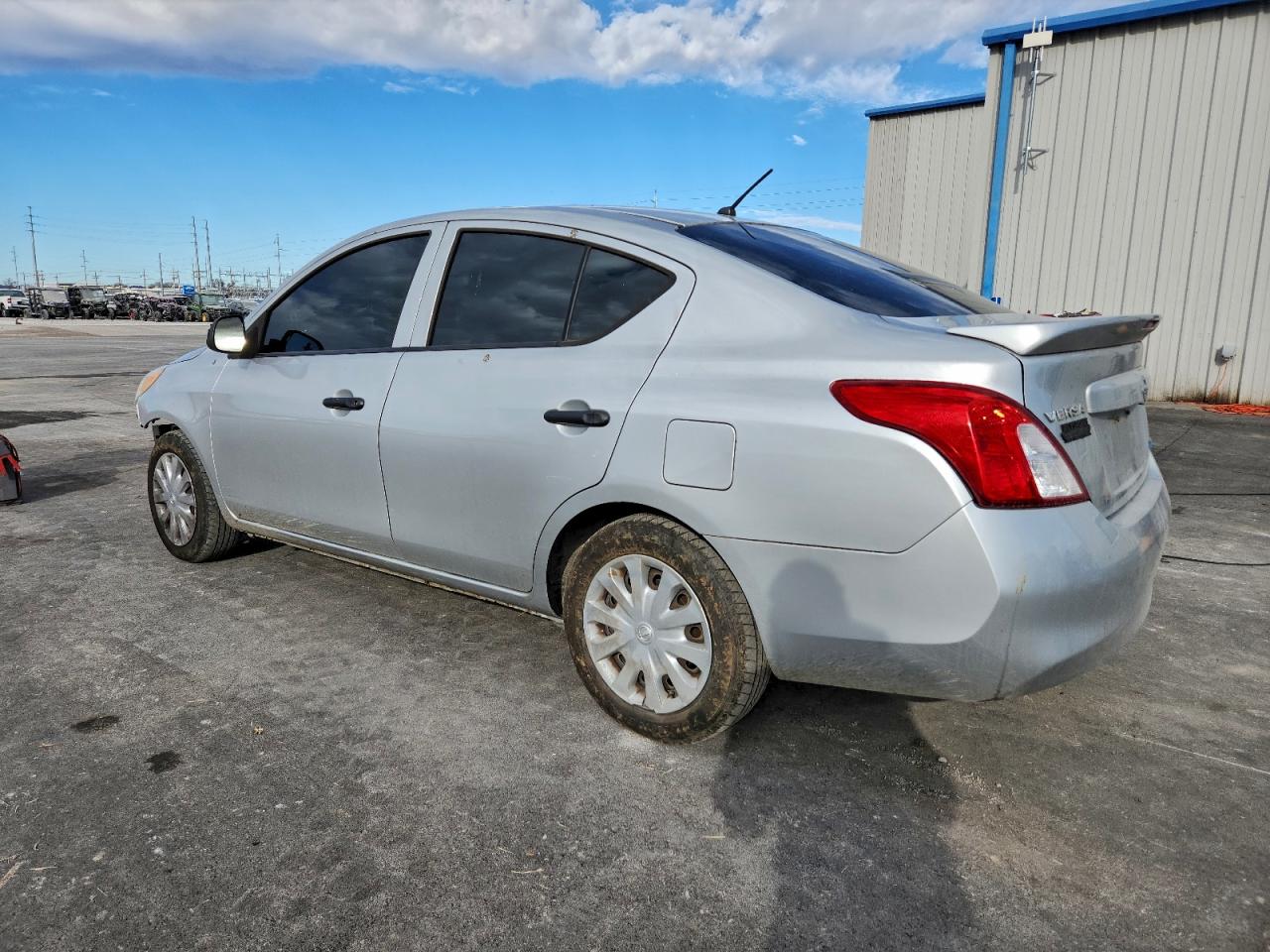 2014 NISSAN VERSA S photo 2