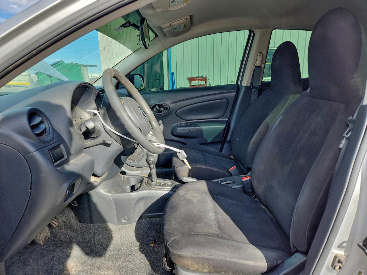 2014 NISSAN VERSA S photo 7