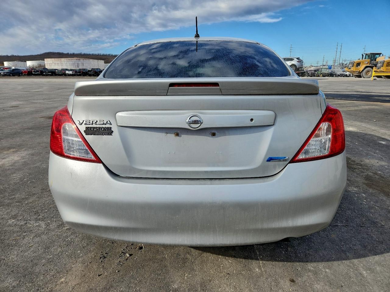 2014 NISSAN VERSA S photo 6