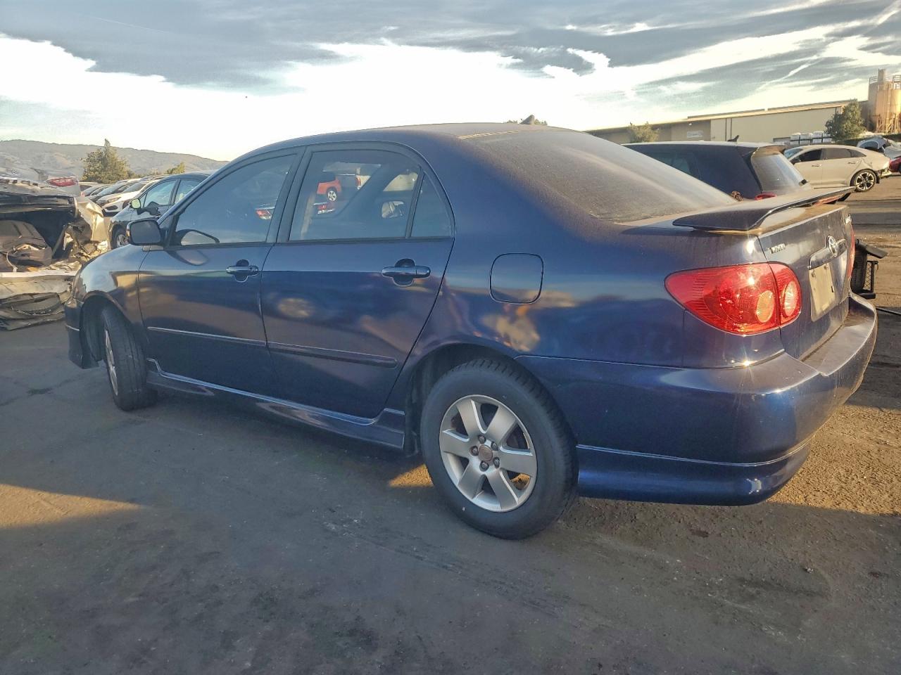 2005 TOYOTA COROLLA CE photo 2
