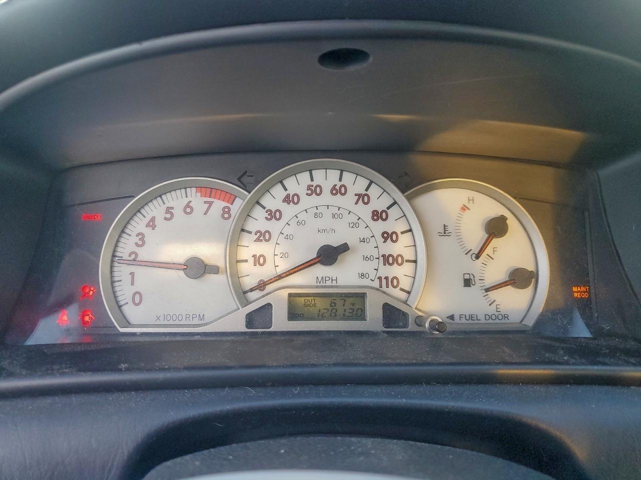 2005 TOYOTA COROLLA CE photo 9