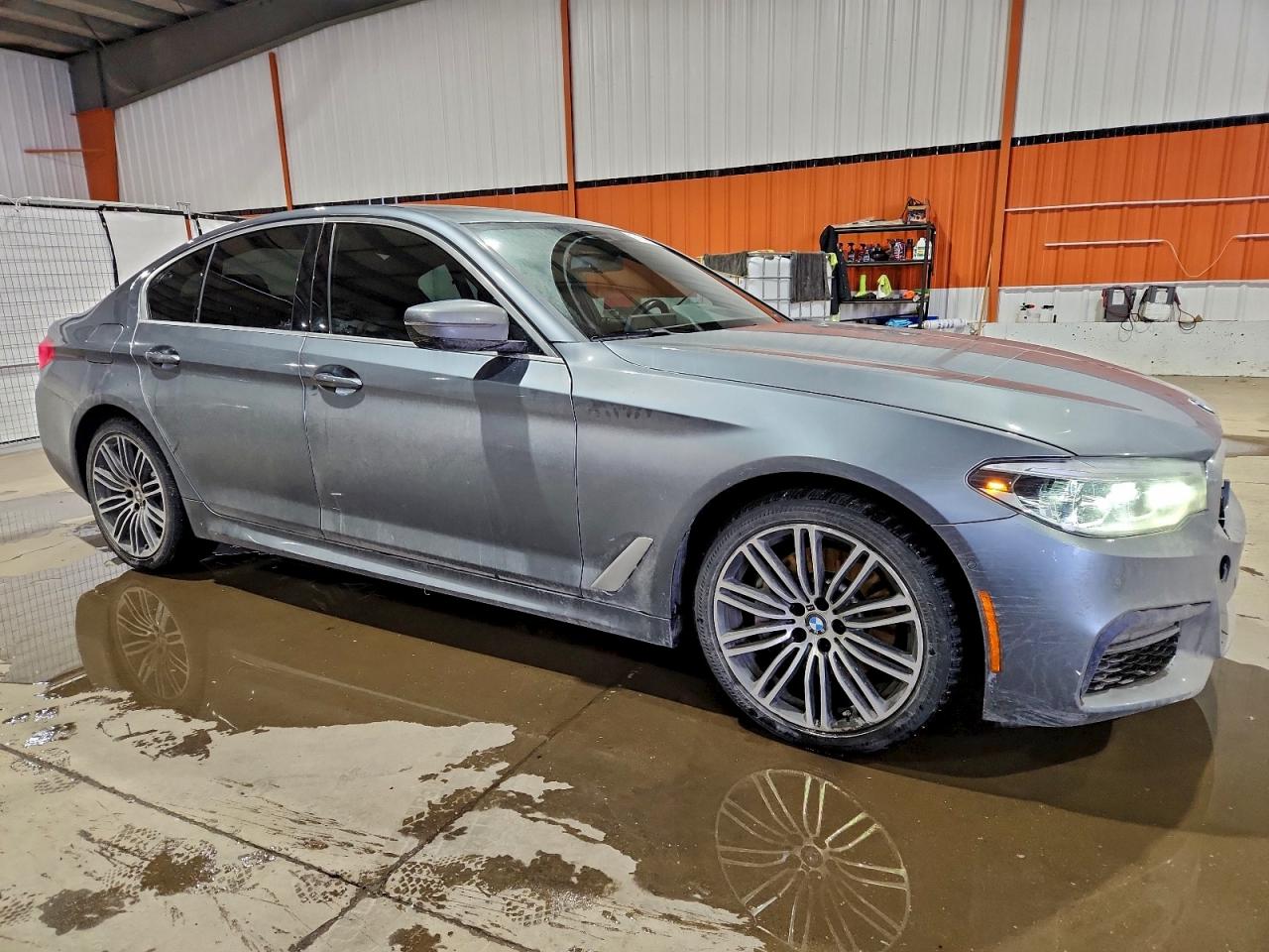 2019 BMW 530 XI photo 4