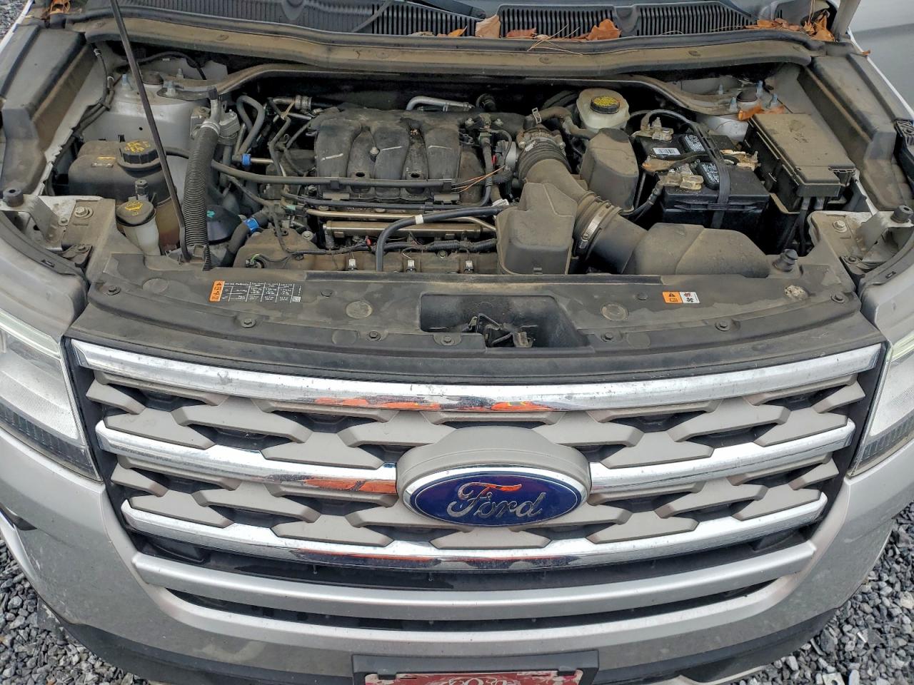 2018 FORD EXPLORER XLT photo 11