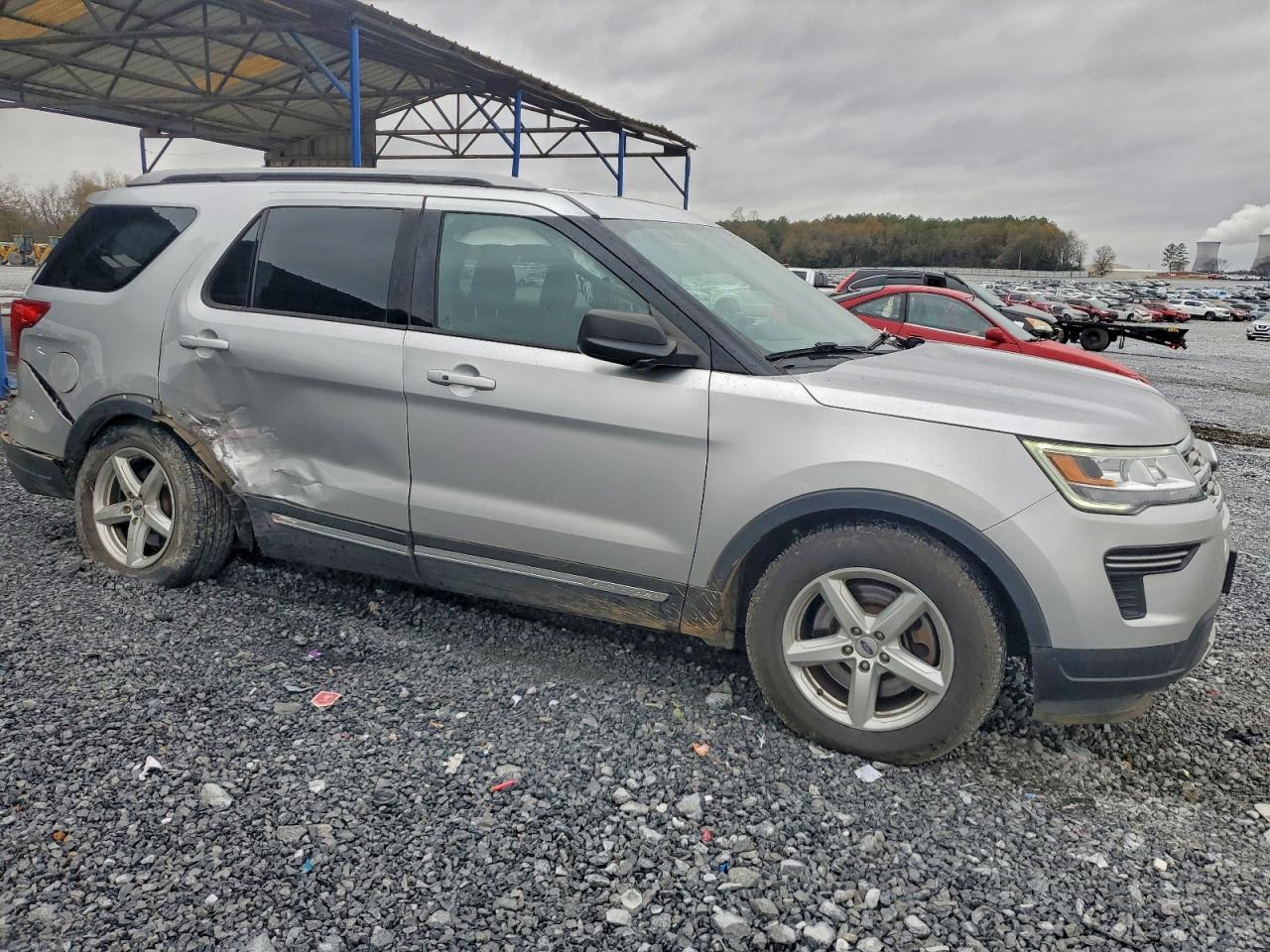 2018 FORD EXPLORER XLT photo 4