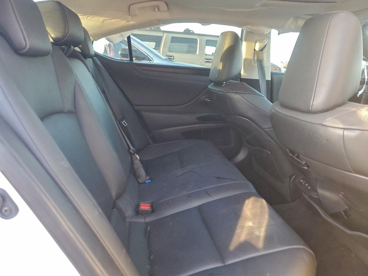 2022 LEXUS ES 300H BASE photo 10