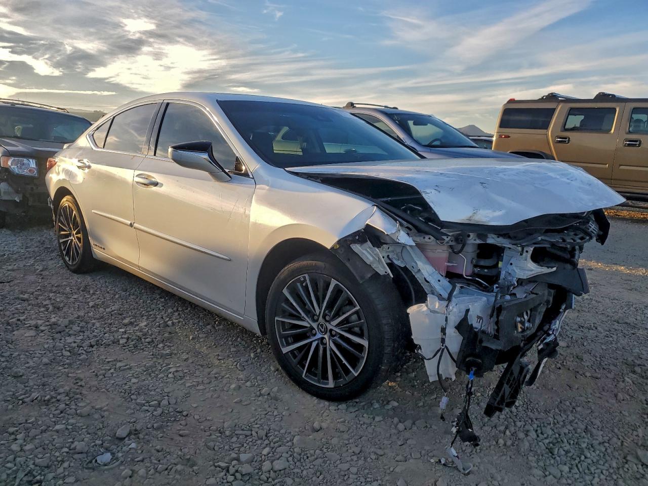 2022 LEXUS ES 300H BASE photo 4