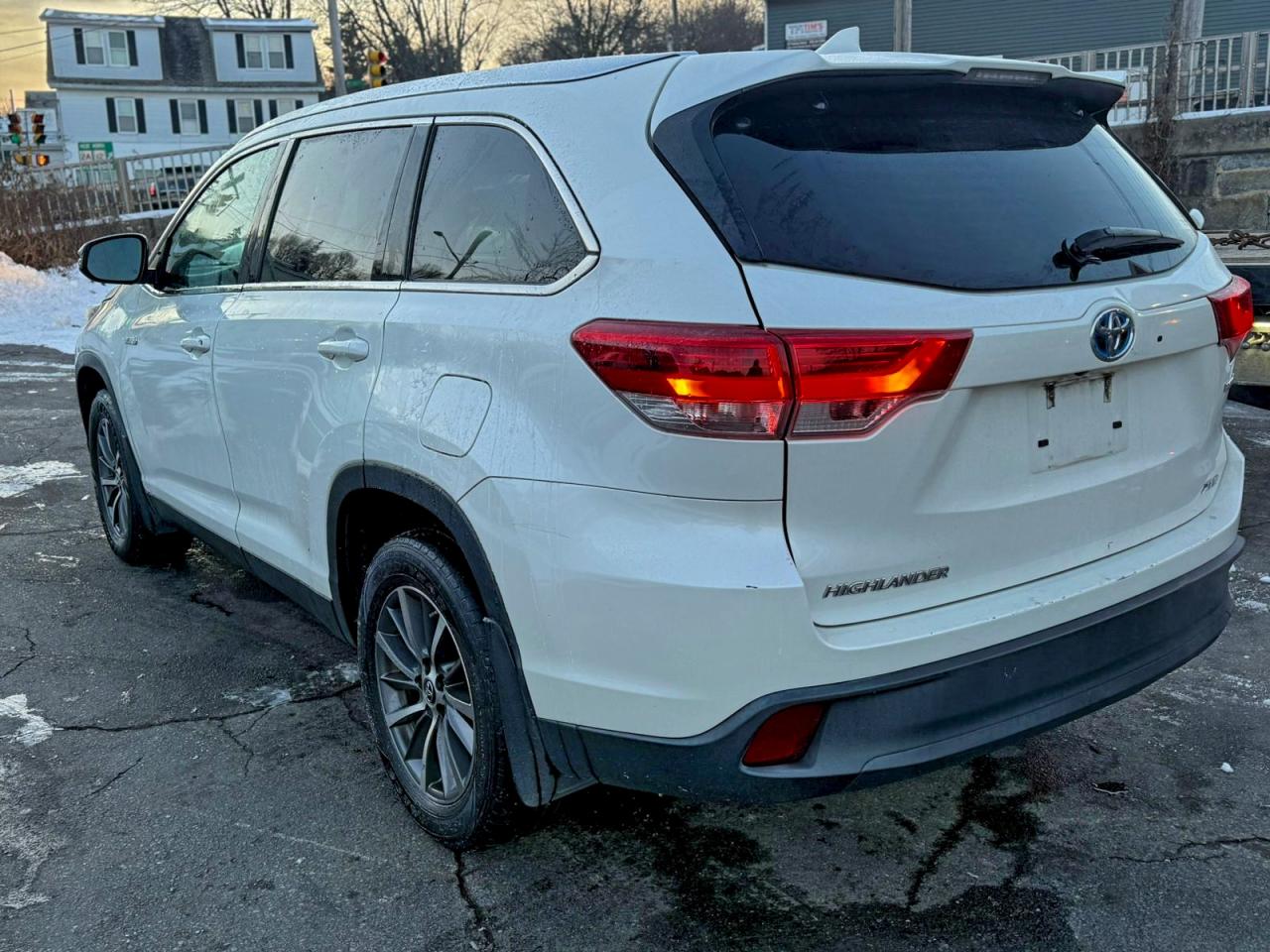 2019 TOYOTA HIGHLANDER HYBRID photo 2