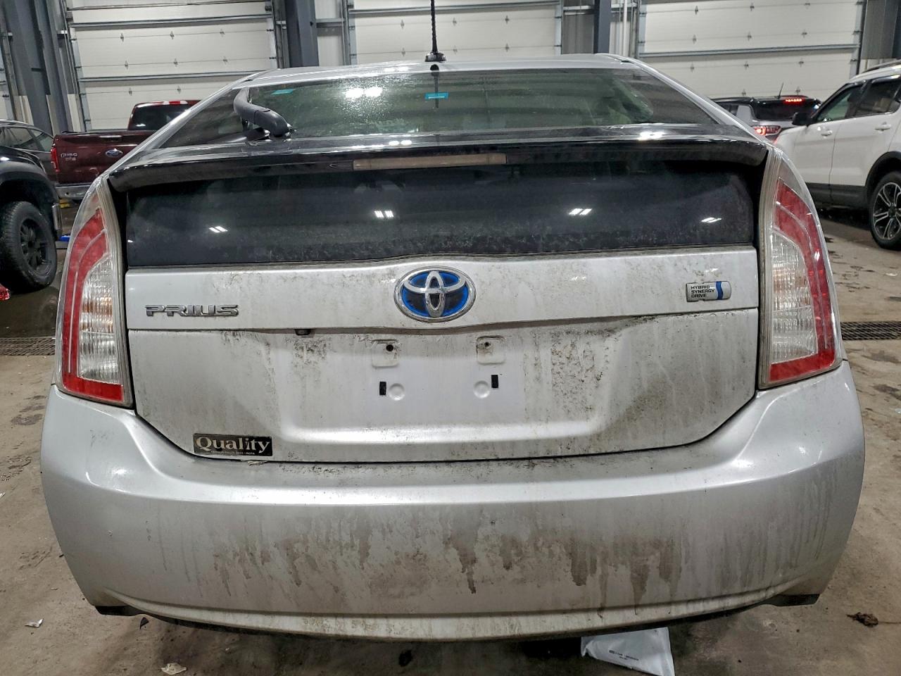 2012 TOYOTA PRIUS photo 6