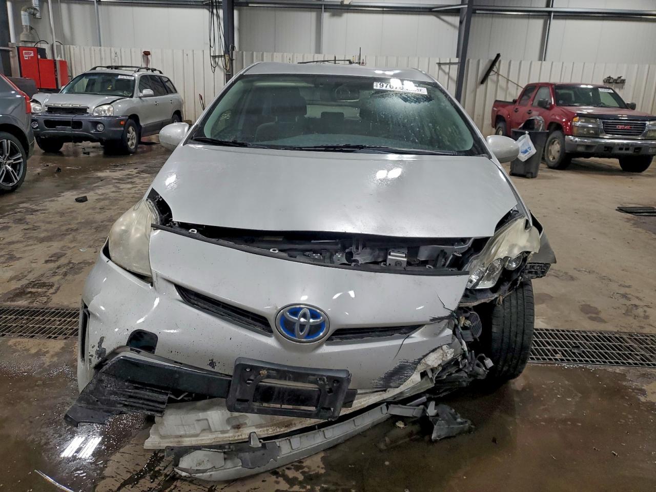 2012 TOYOTA PRIUS photo 5