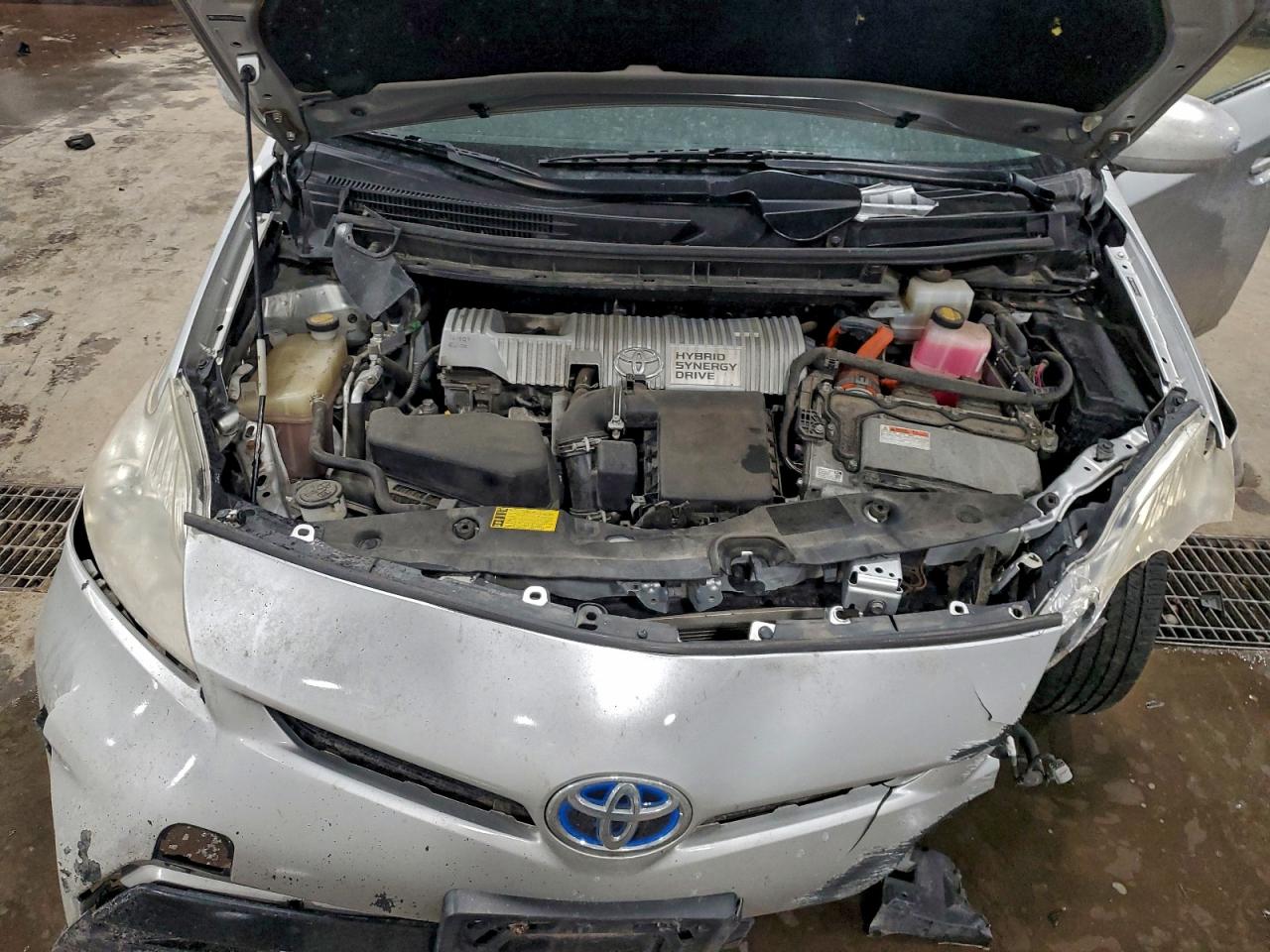 2012 TOYOTA PRIUS photo 11