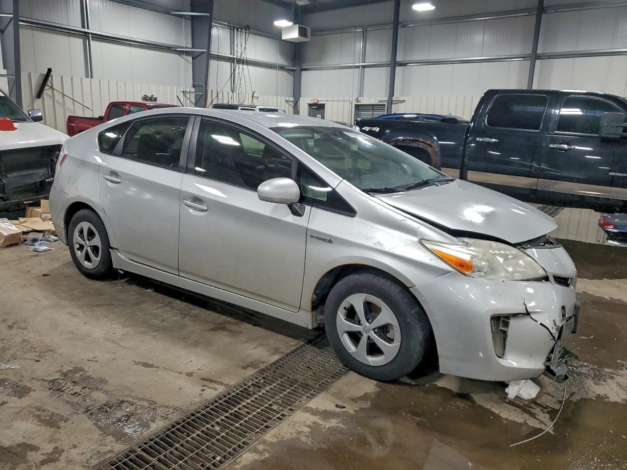 2012 TOYOTA PRIUS photo 4