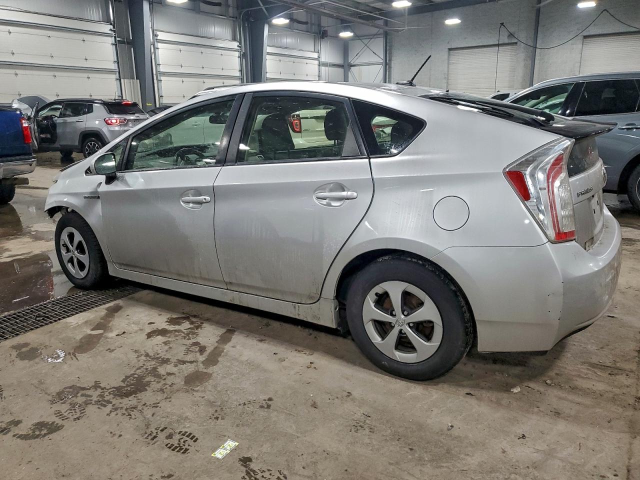 2012 TOYOTA PRIUS photo 2