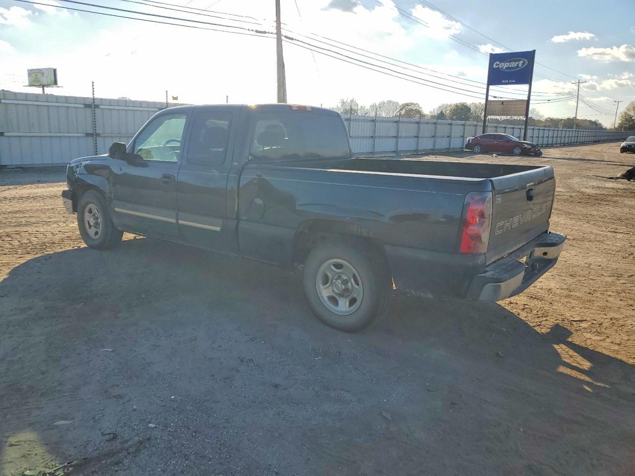 2004 CHEVROLET SILVERADO C1500 photo 2