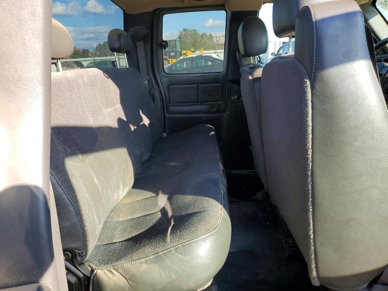 2004 CHEVROLET SILVERADO C1500 photo 10