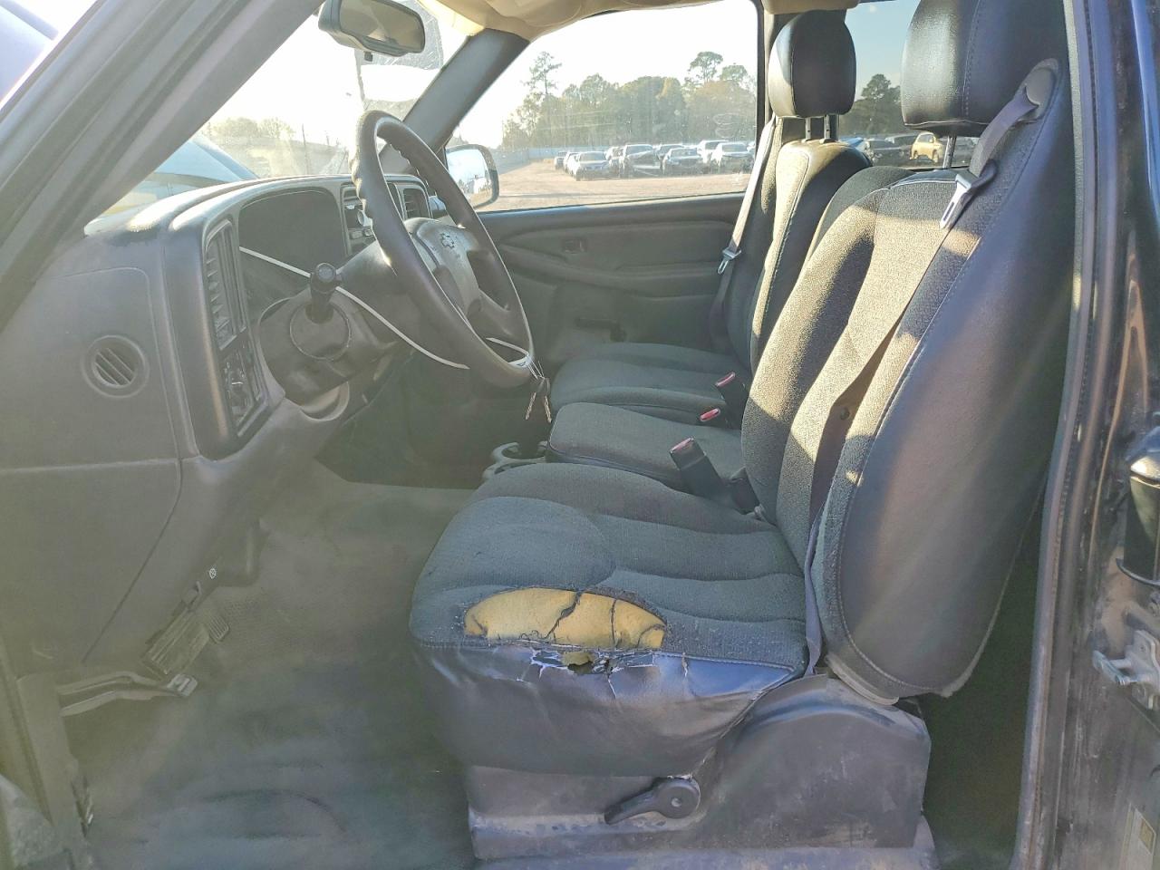 2004 CHEVROLET SILVERADO C1500 photo 7