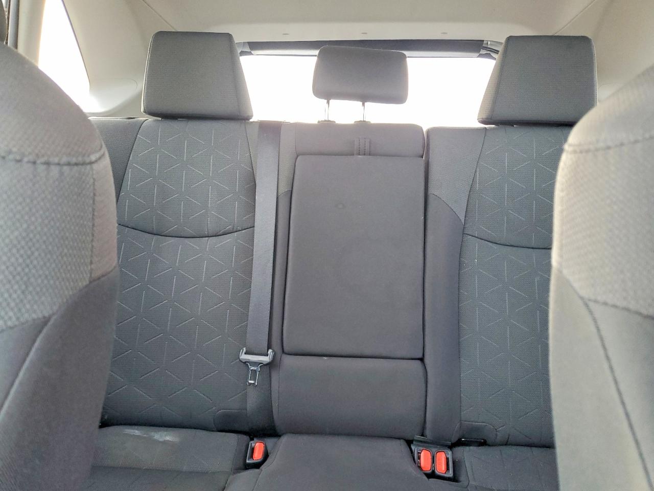 2019 TOYOTA RAV4 XLE photo 10
