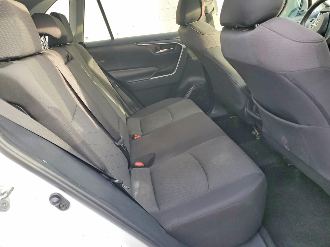 2019 TOYOTA RAV4 XLE photo 11