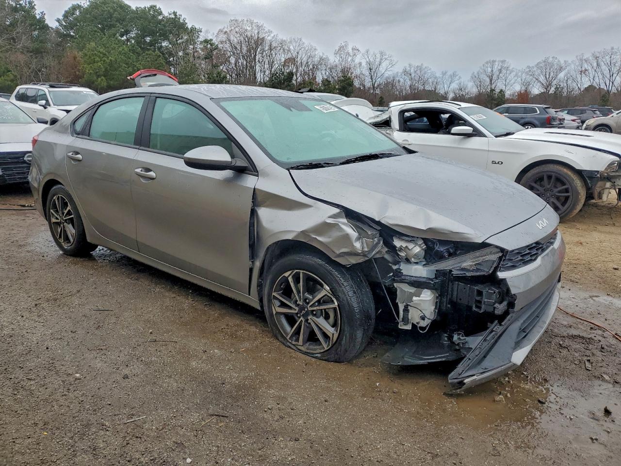 2023 KIA FORTE LX photo 4