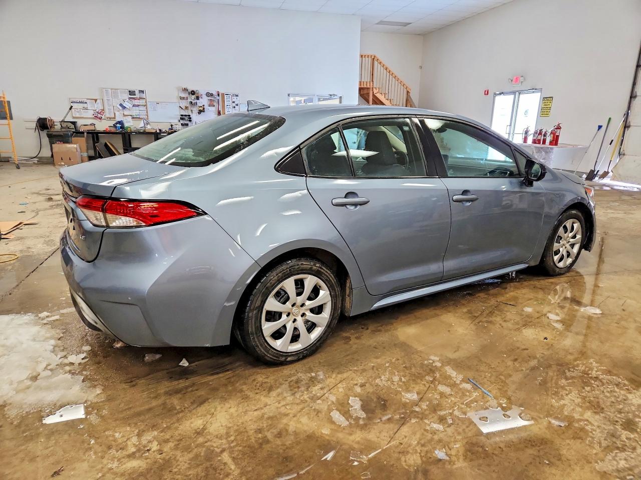 2023 TOYOTA COROLLA LE photo 3