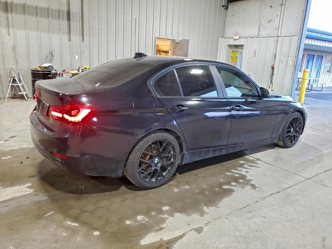 2014 BMW 320 I XDRIVE photo 3