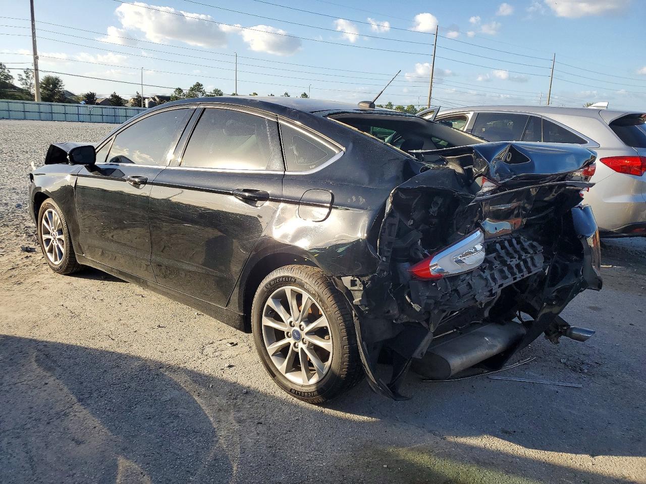 2017 FORD FUSION SE photo 2