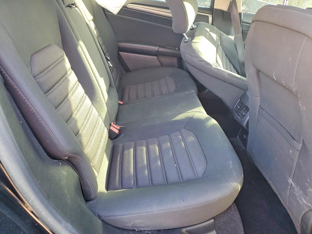 2017 FORD FUSION SE photo 10