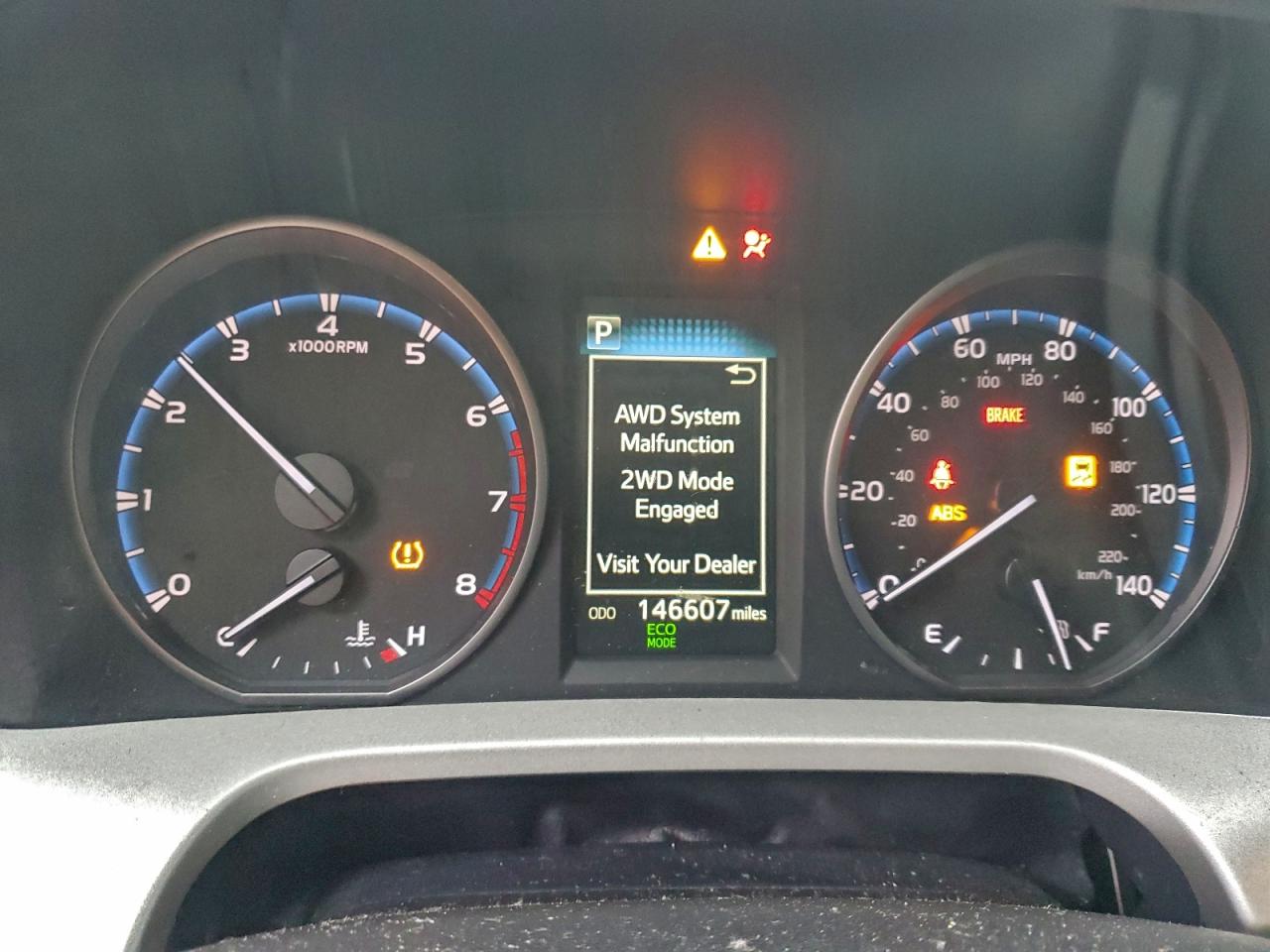 2017 TOYOTA RAV4 XLE photo 9