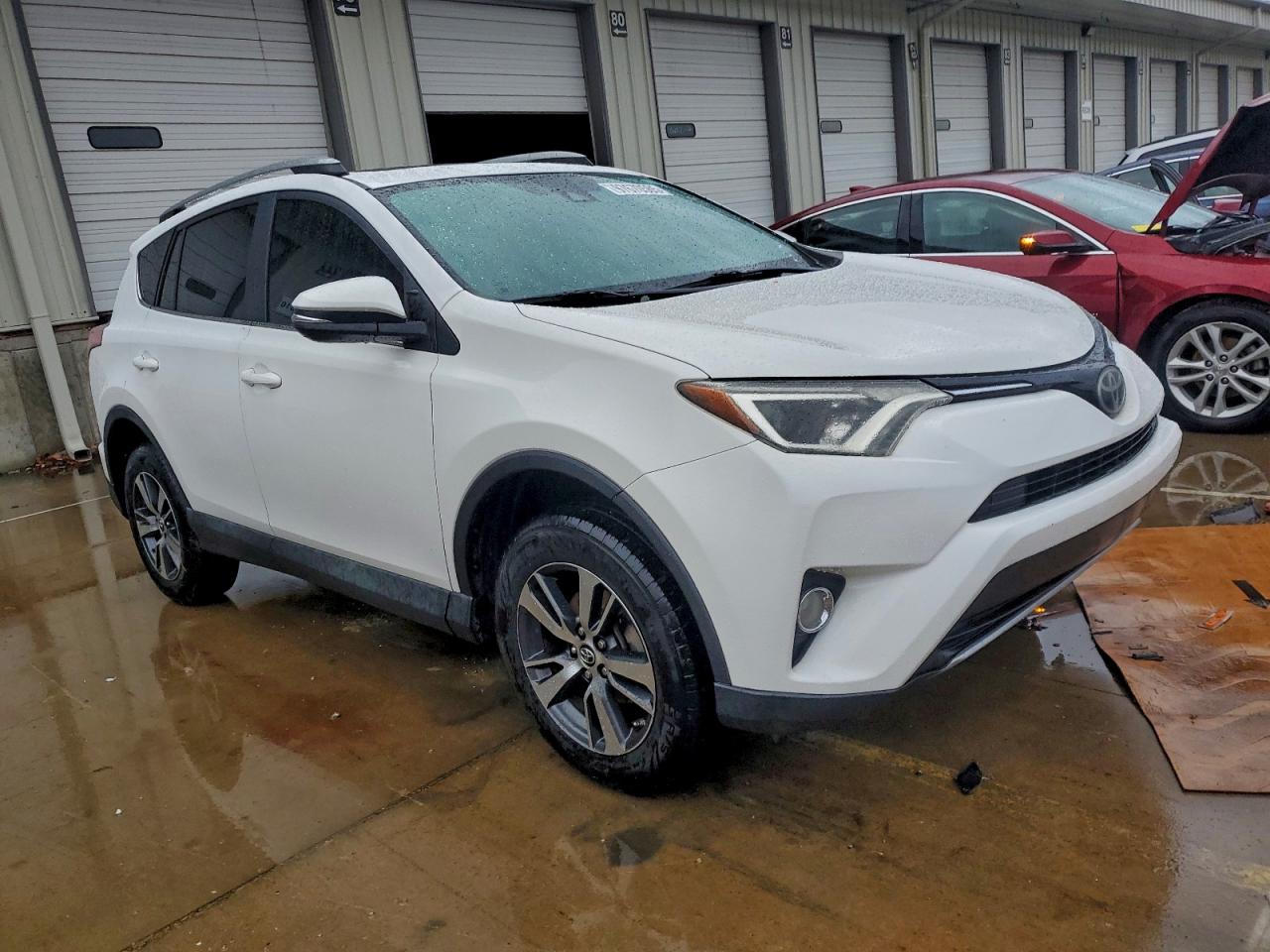 2017 TOYOTA RAV4 XLE photo 4