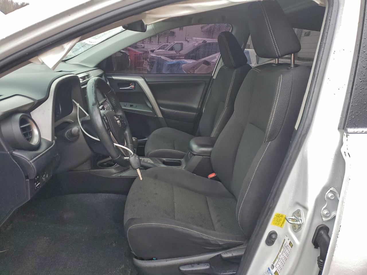 2017 TOYOTA RAV4 XLE photo 7