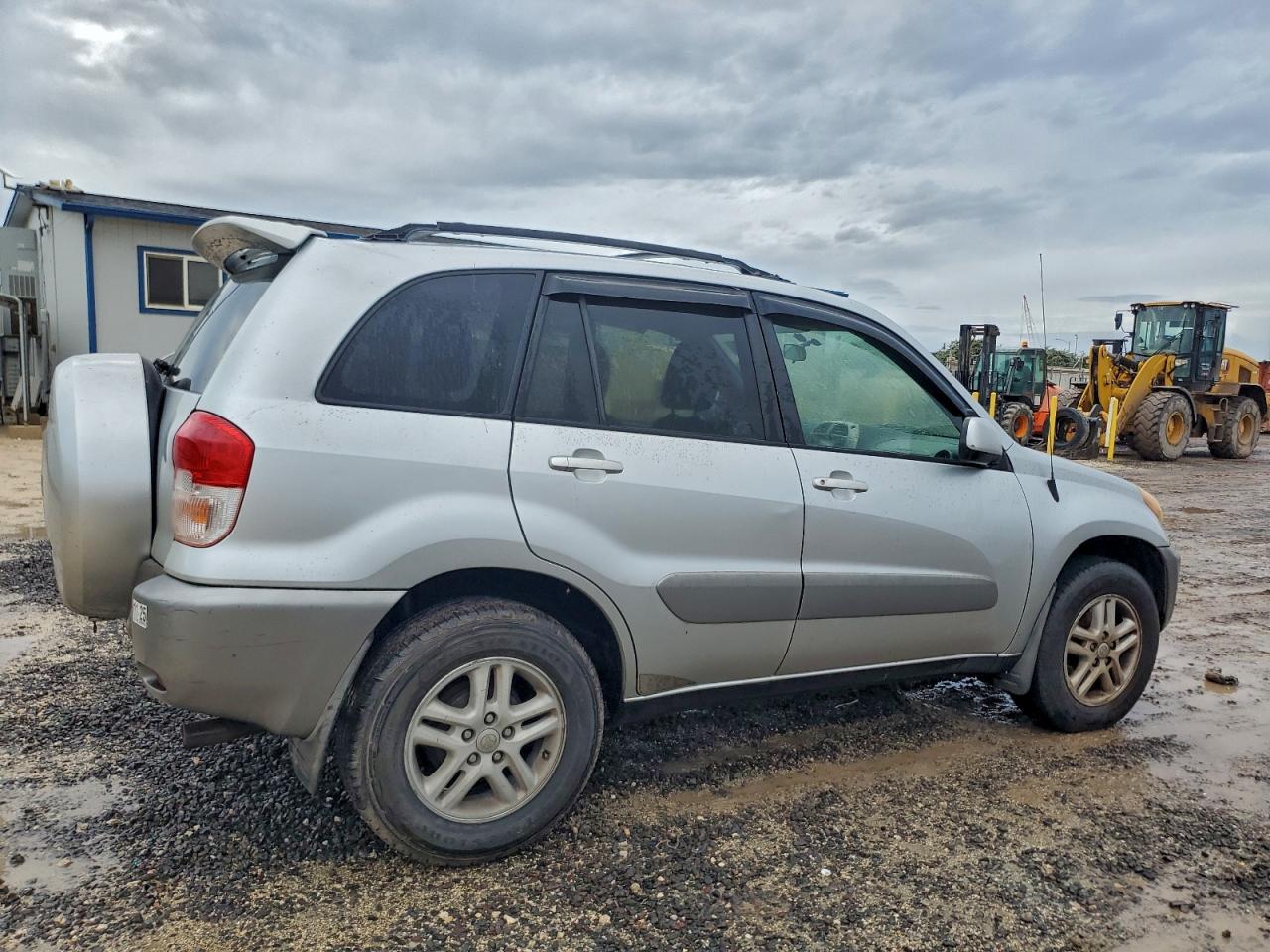 2001 TOYOTA RAV4 photo 3